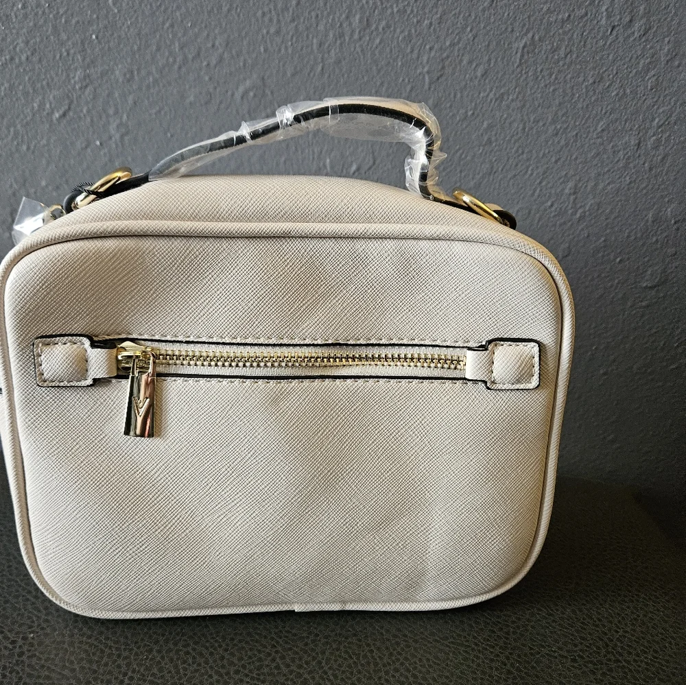 Vanessa Williams Luch Crossbody Camera Bag Saffiano Leather‎ Off White NWT